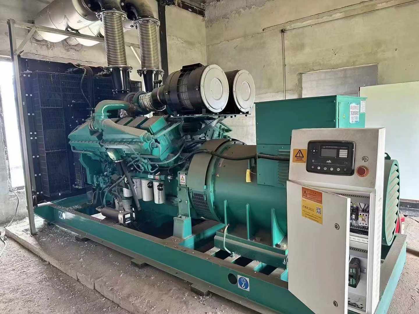 罗江无功补偿装置的性能评估需要考虑哪些因素？